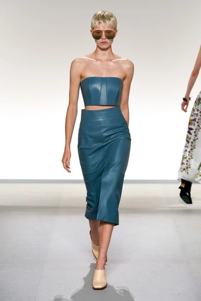 Look 28